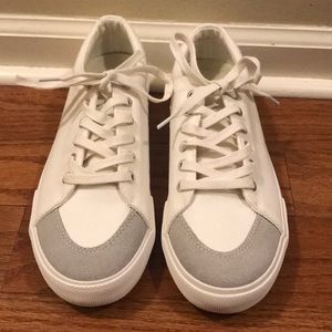 Brand new never worn!!!White canvas sneakers